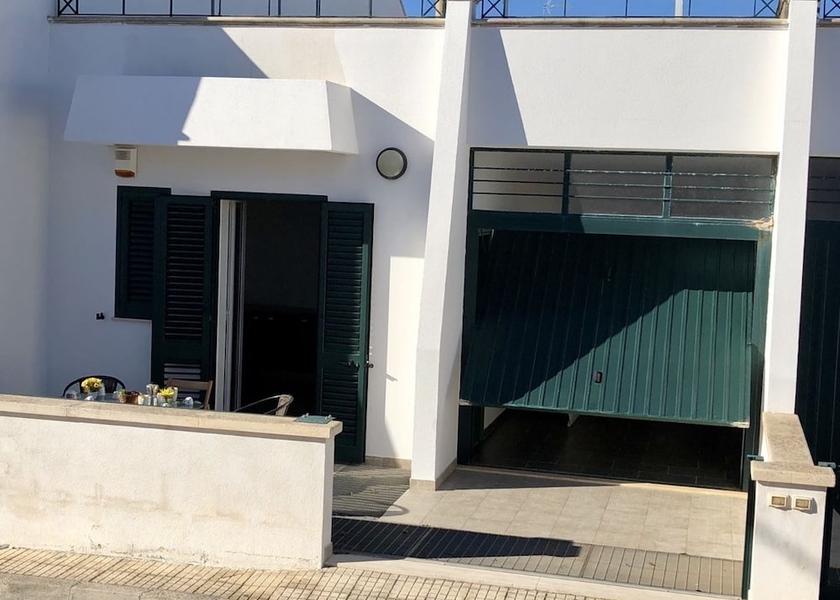 Puglia Taviano Exterior Detail