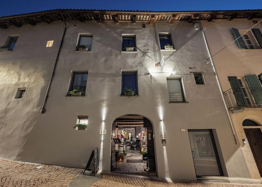 Piedmont La Morra Facade