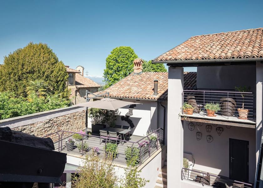 Piedmont La Morra Exterior Detail