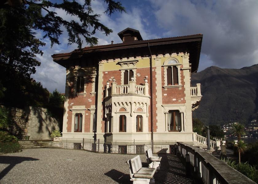 Lombardy Laglio Exterior Detail