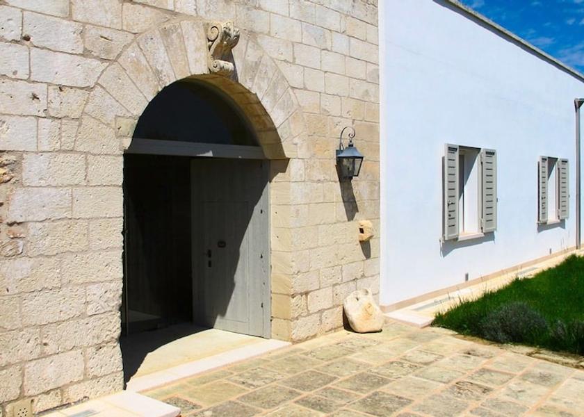 Puglia Martano Entrance