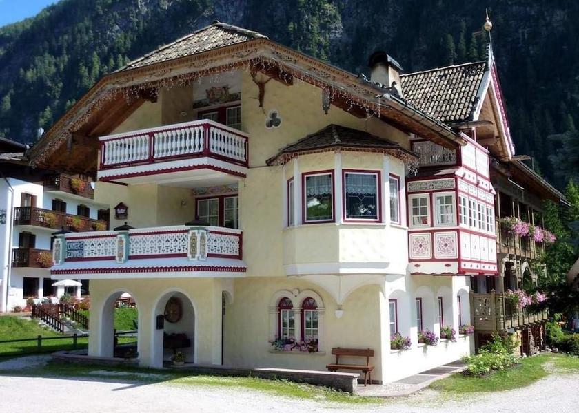 Trentino-Alto Adige Campitello di Fassa Facade