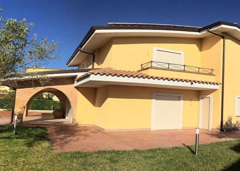 Calabria Squillace Facade
