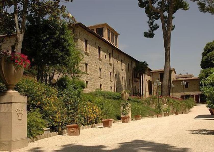 Marche San Severino Marche Entrance