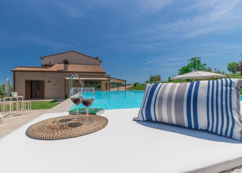 Marche Fermo Exterior Detail