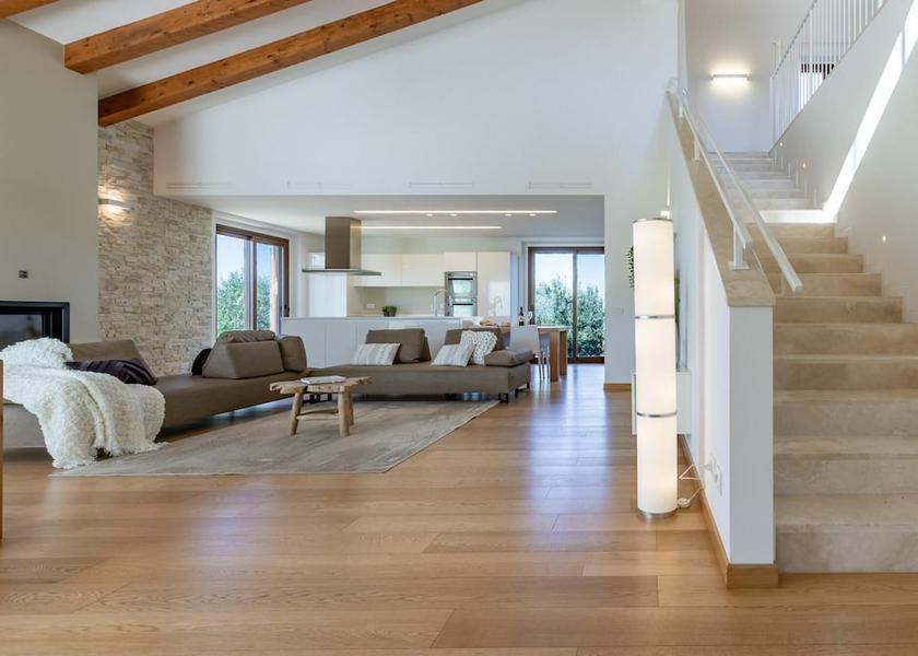 Marche Fermo Interior Entrance