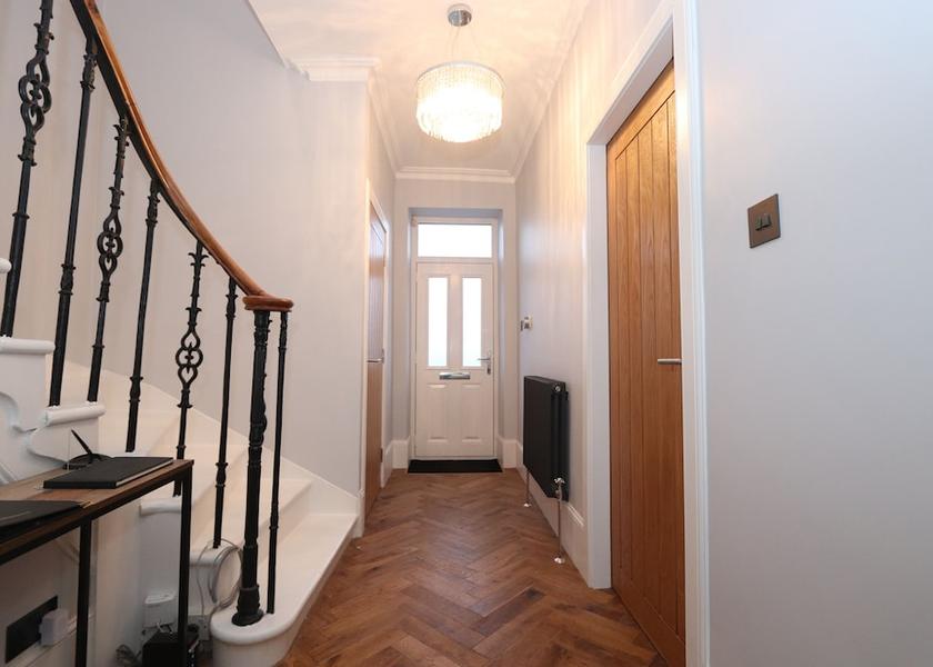 Scotland Dollar Hallway