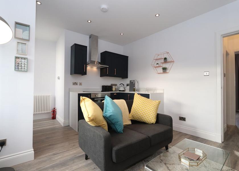 Scotland Dollar Interior Entrance