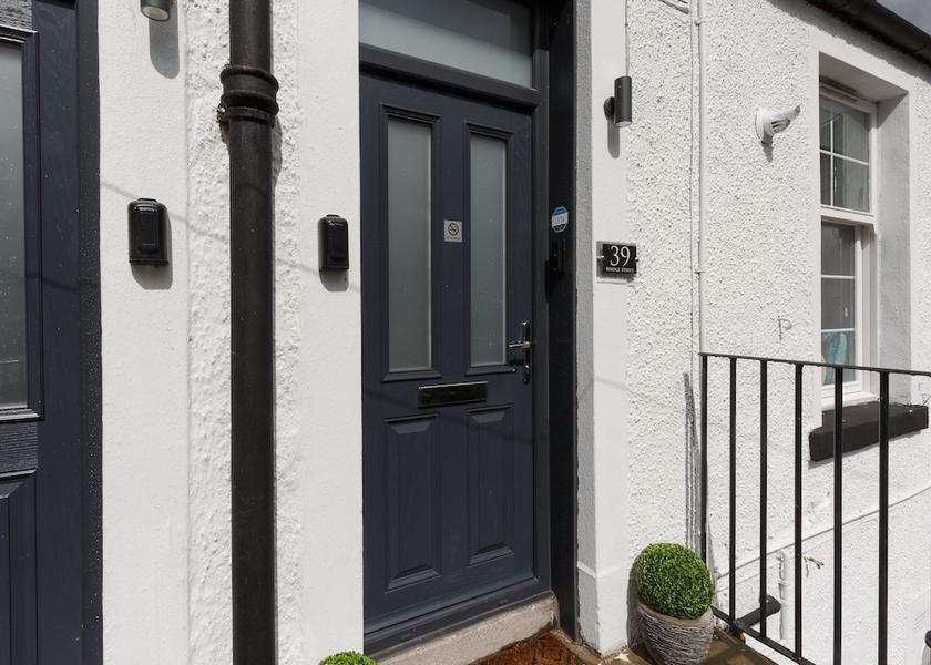 Scotland Dollar Entrance