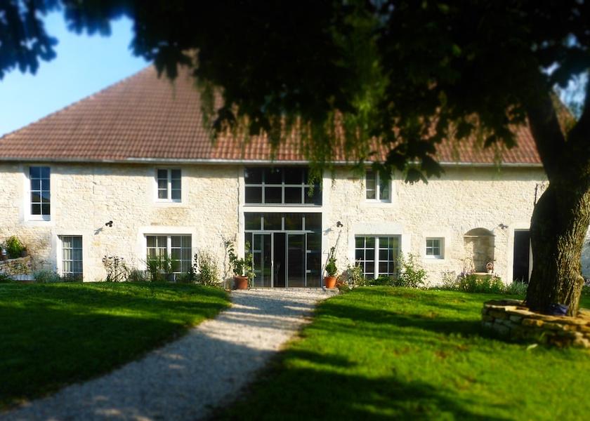 Bourgogne-Franche-Comte Baume-les-Dames Facade