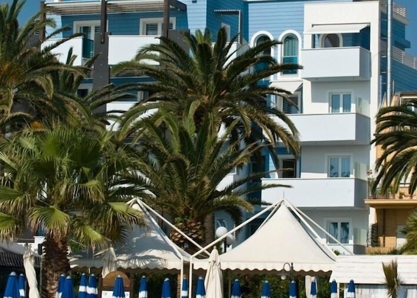 Marche Grottammare Facade