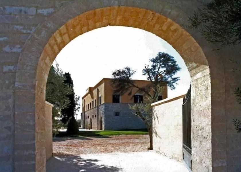 Puglia Trani Exterior Detail