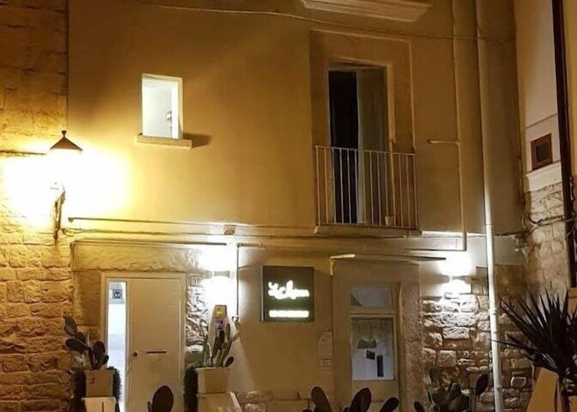 Puglia Trani Facade