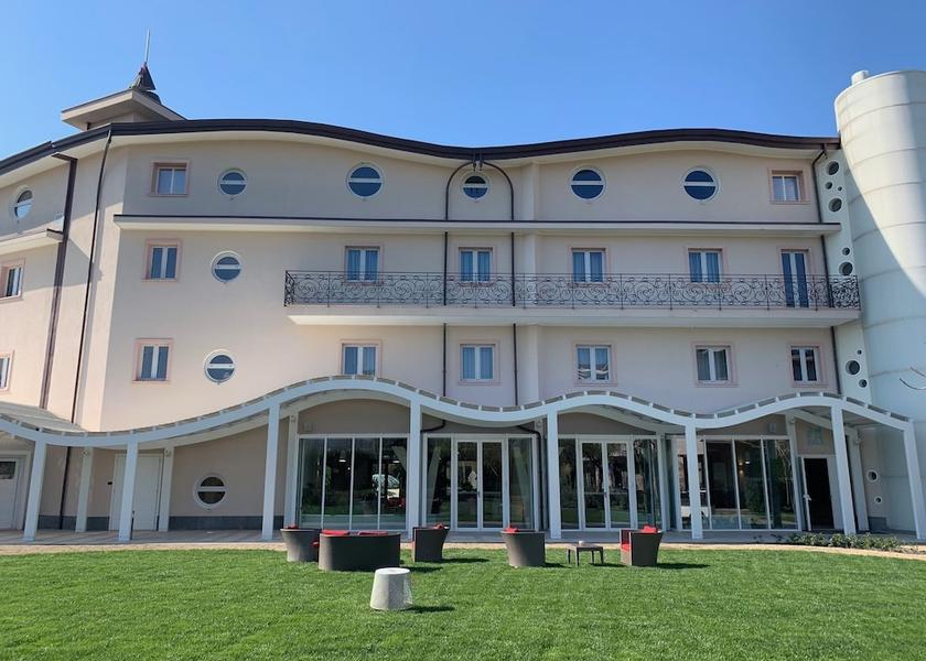 Campania Altavilla Silentina Facade