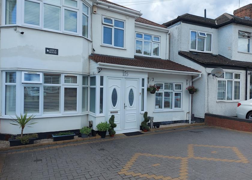 England Edgware Facade