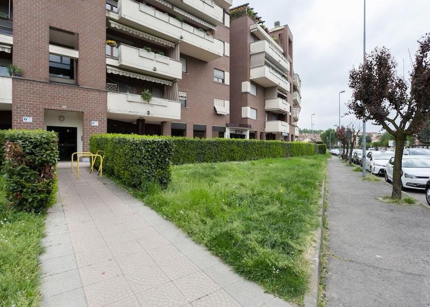 Lombardy Bollate Exterior Detail
