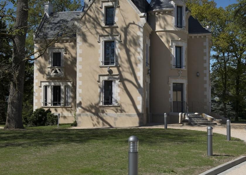 Nouvelle-Aquitaine Parthenay Facade