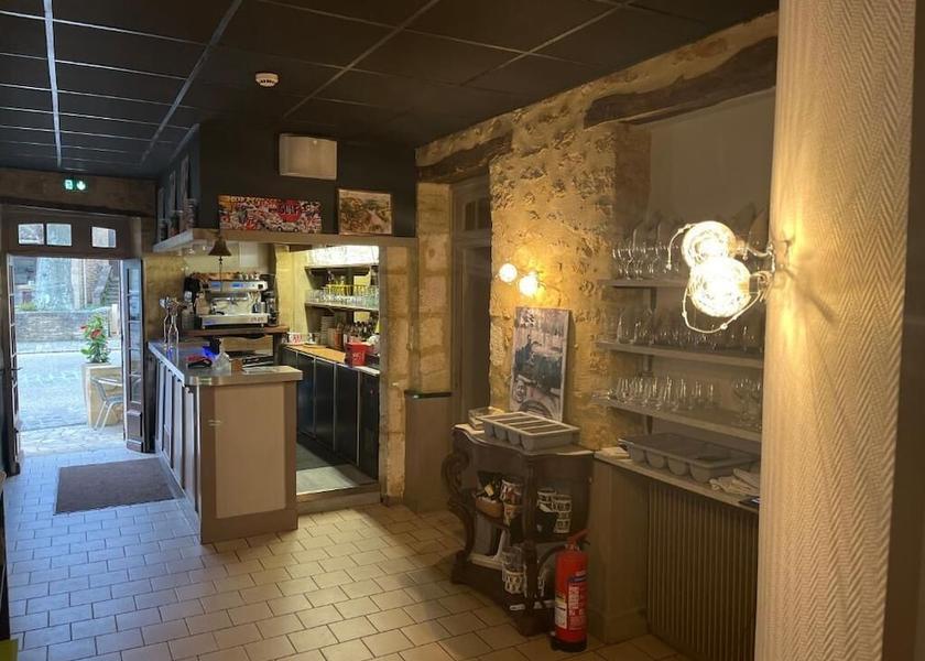 Nouvelle-Aquitaine Beynac-et-Cazenac Bar (on property)