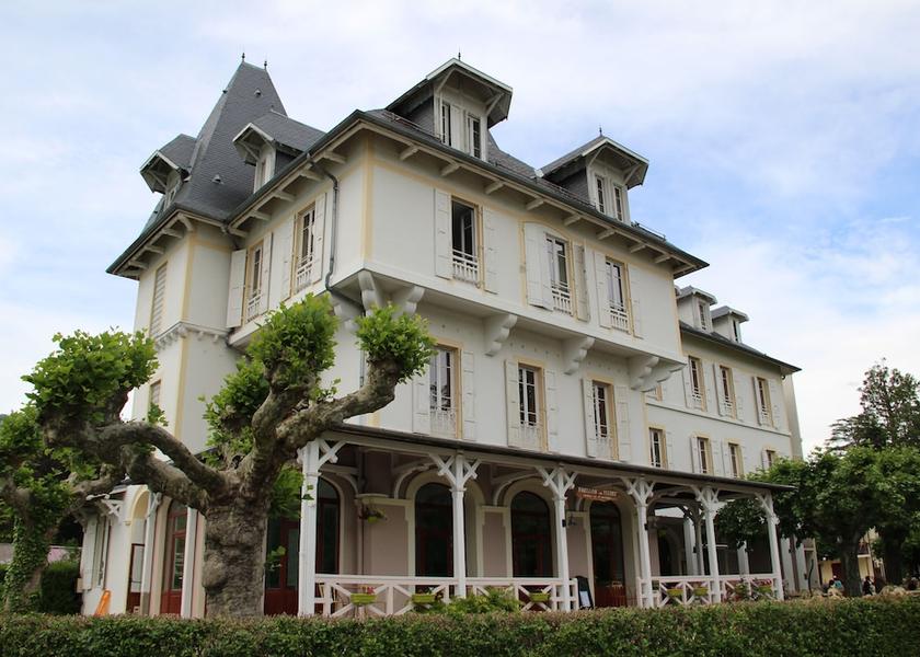 Auvergne-Rhône-Alpes Menthon-Saint-Bernard Facade