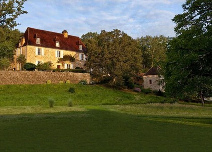 Nouvelle-Aquitaine Vitrac Facade
