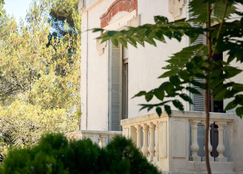 Occitanie Remoulins Terrace