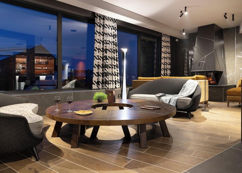 Auvergne-Rhone-Alpes Les Contamines-Montjoie Reception