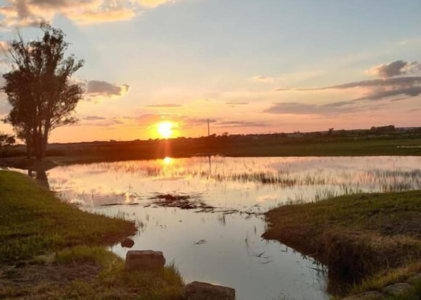 Occitanie Saint-Gilles Lake