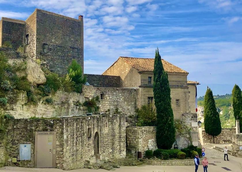Provence-Alpes-Côte d'Azur Saint-Martin-de-Crau Exterior Detail