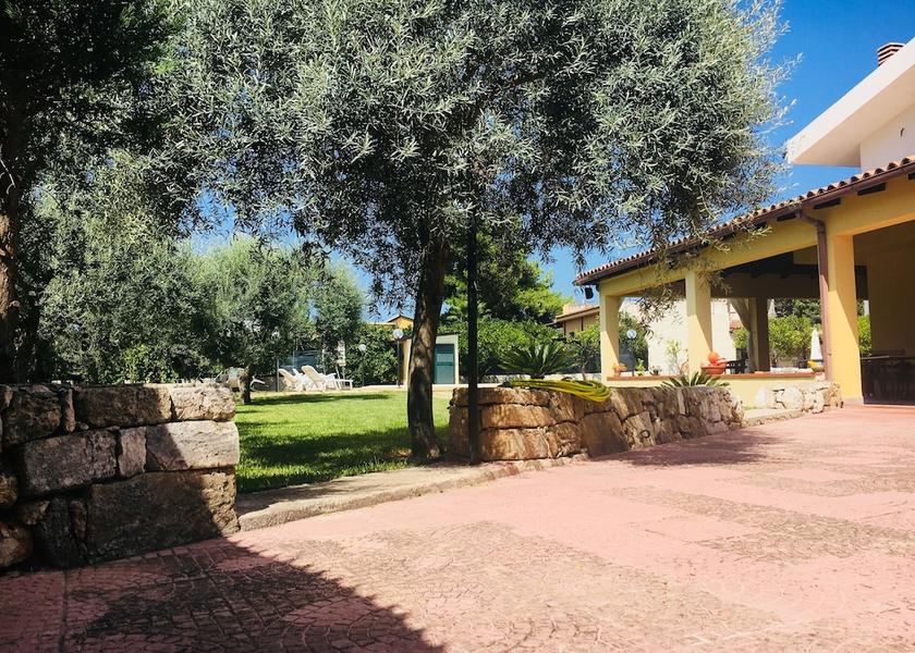 Sicily Floridia Garden