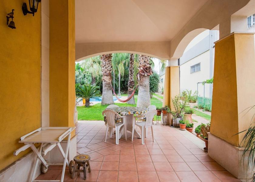 Sicily Floridia Balcony