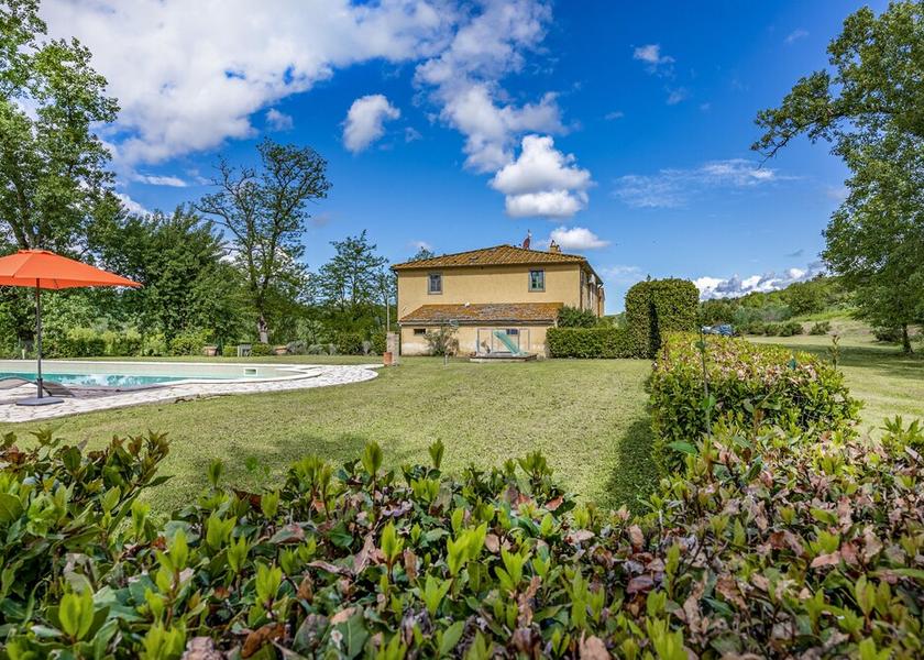Tuscany Peccioli Garden