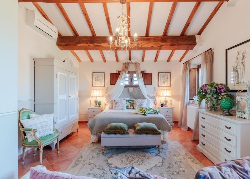 Tuscany Peccioli Room