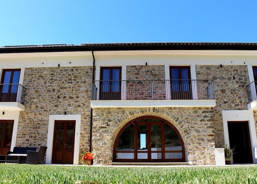 Campania Torchiara Facade