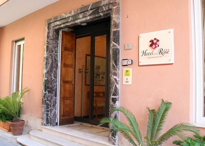 Liguria Bonassola Entrance