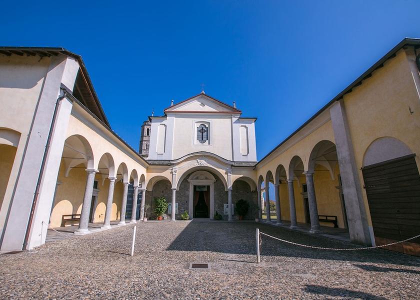 Lombardy Gravedona Exterior Detail