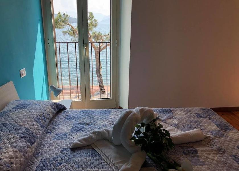 Lombardy Domaso Room