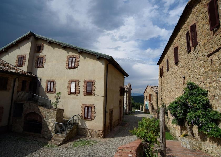 Tuscany Monticiano Exterior Detail