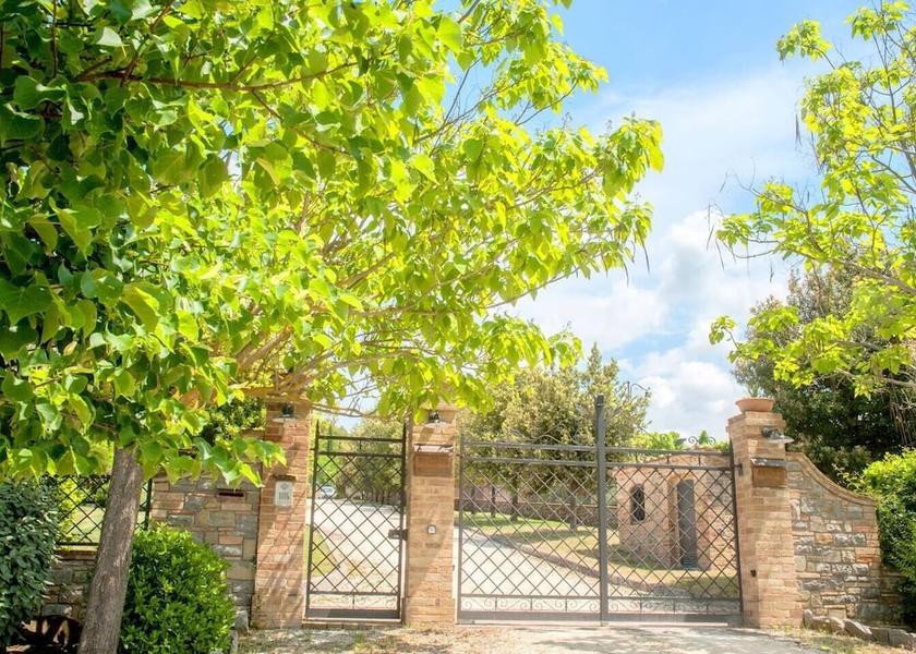 Umbria Magione Entrance