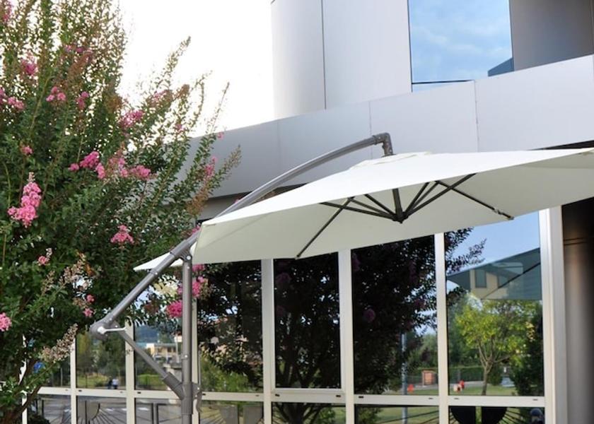 Lombardy San Paolo d'Argon Outdoor Dining