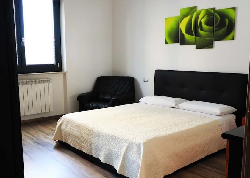 Lombardy Magenta Room