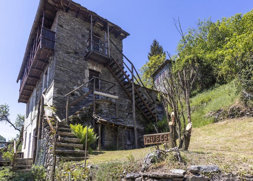 Lombardy San Siro Exterior Detail