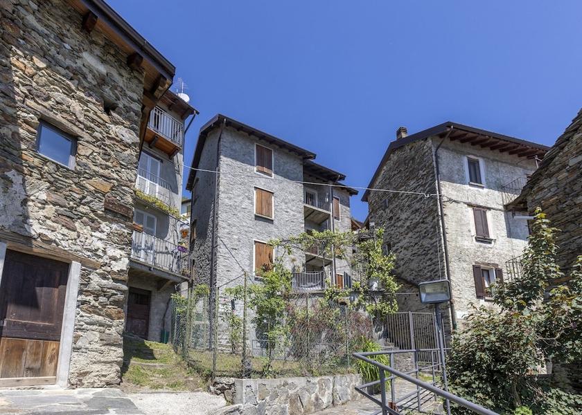 Lombardy San Siro Exterior Detail