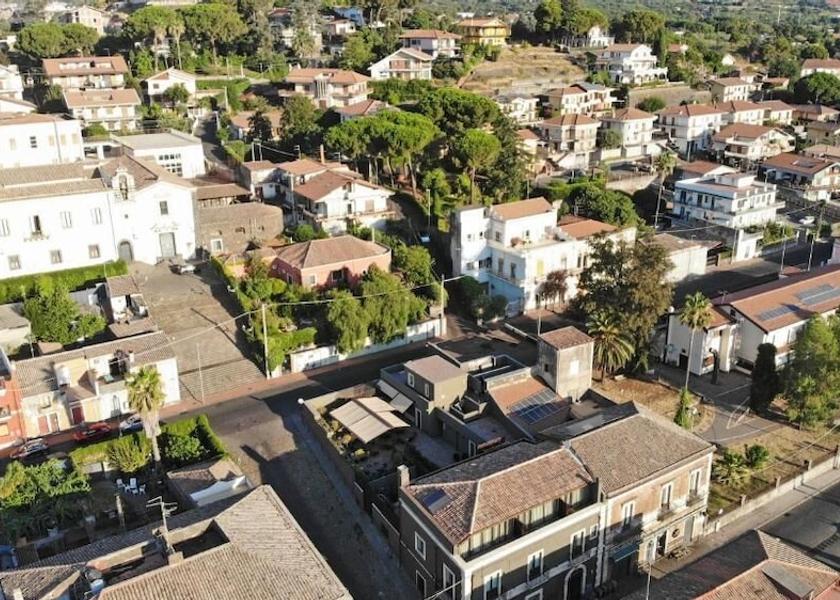 Sicily Trecastagni Property Grounds