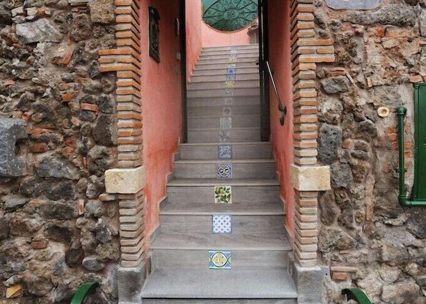 Sicily Trecastagni Property Grounds