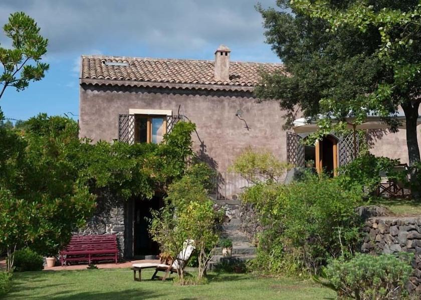 Sicily Trecastagni Exterior Detail