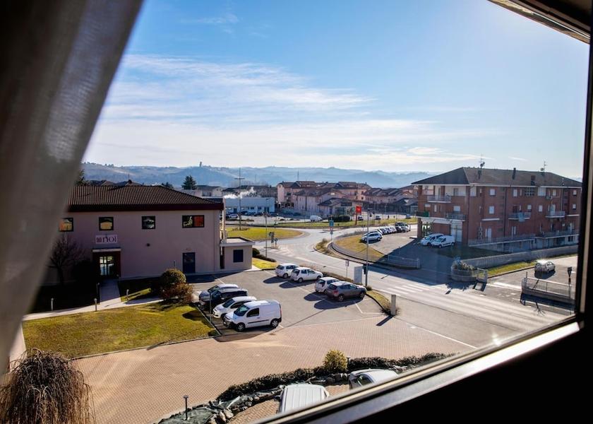 Piedmont Castagnito Balcony