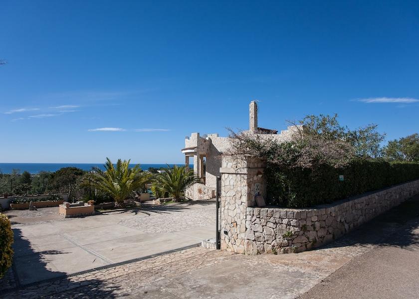 Puglia Salve Entrance