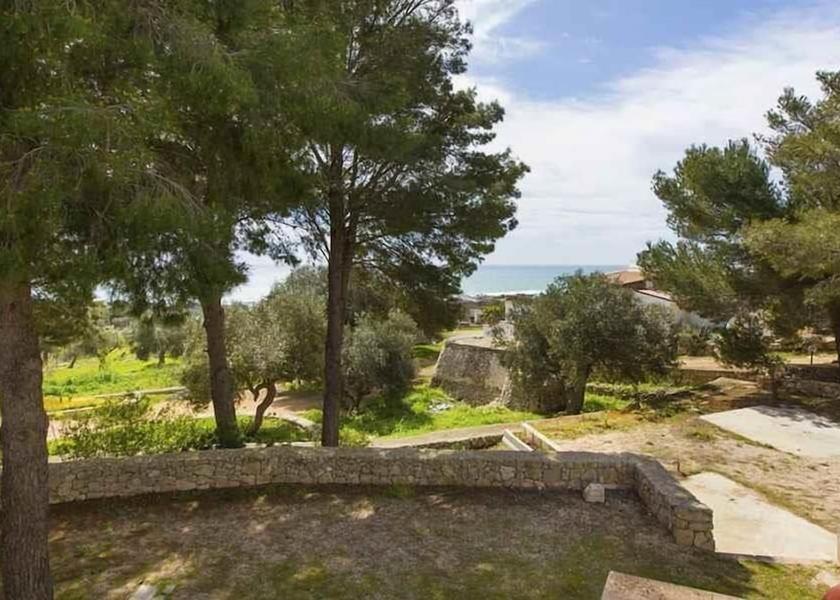 Puglia Salve Property Grounds