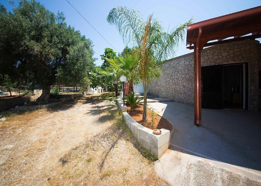 Puglia Salve Property Grounds