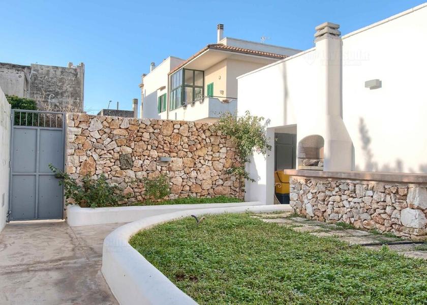 Puglia Salve Property Grounds